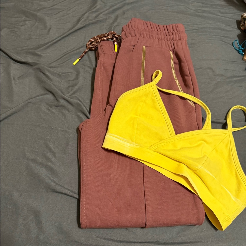 Fabletics Iris Sweatpants & Live IN Racerback Bralette Set